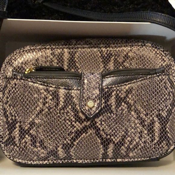 Gili Handbags - G.I.L.I Leather Crossbody Blk/White Snake